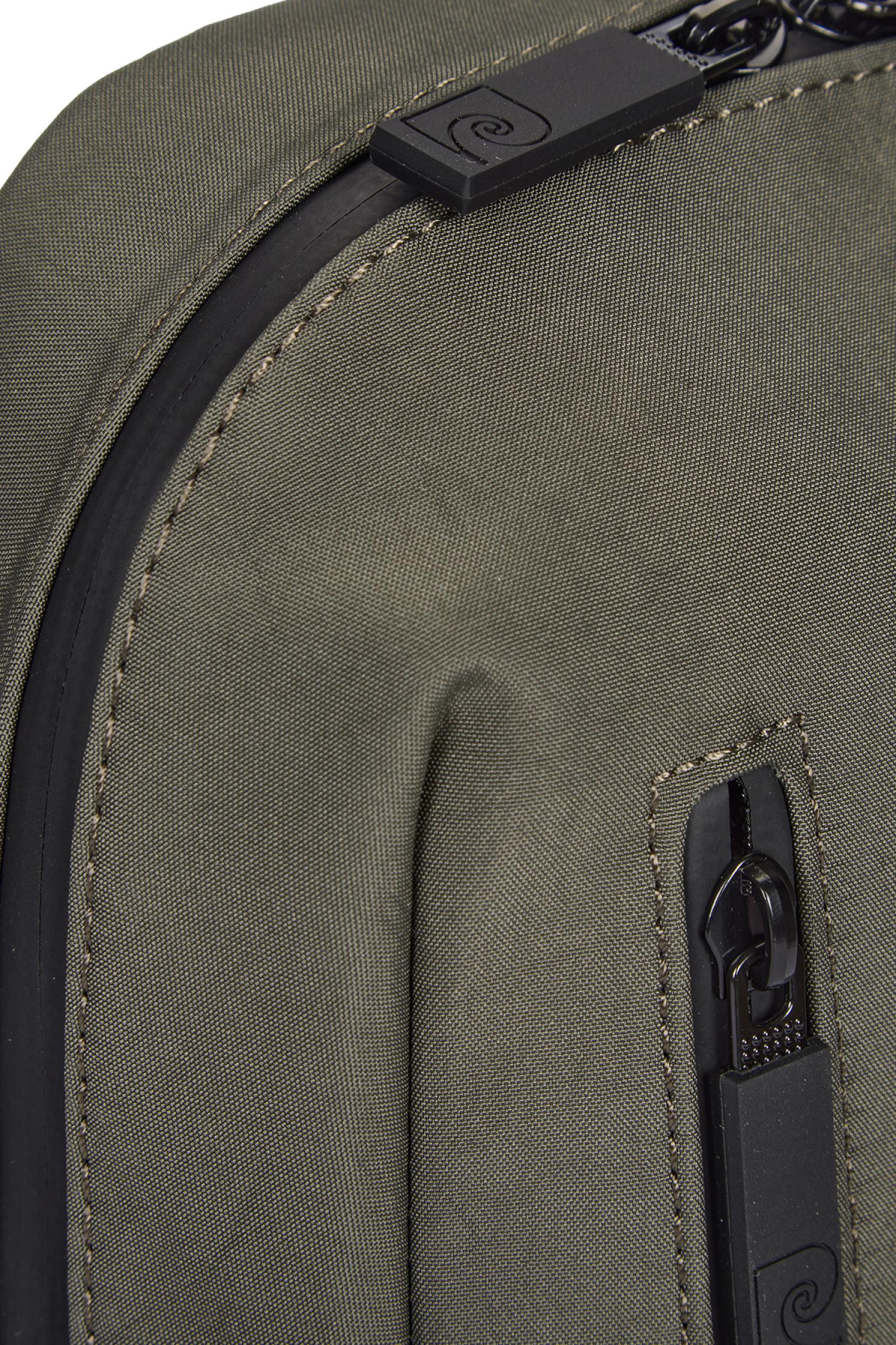 01PC00104_R1938_5.jpg