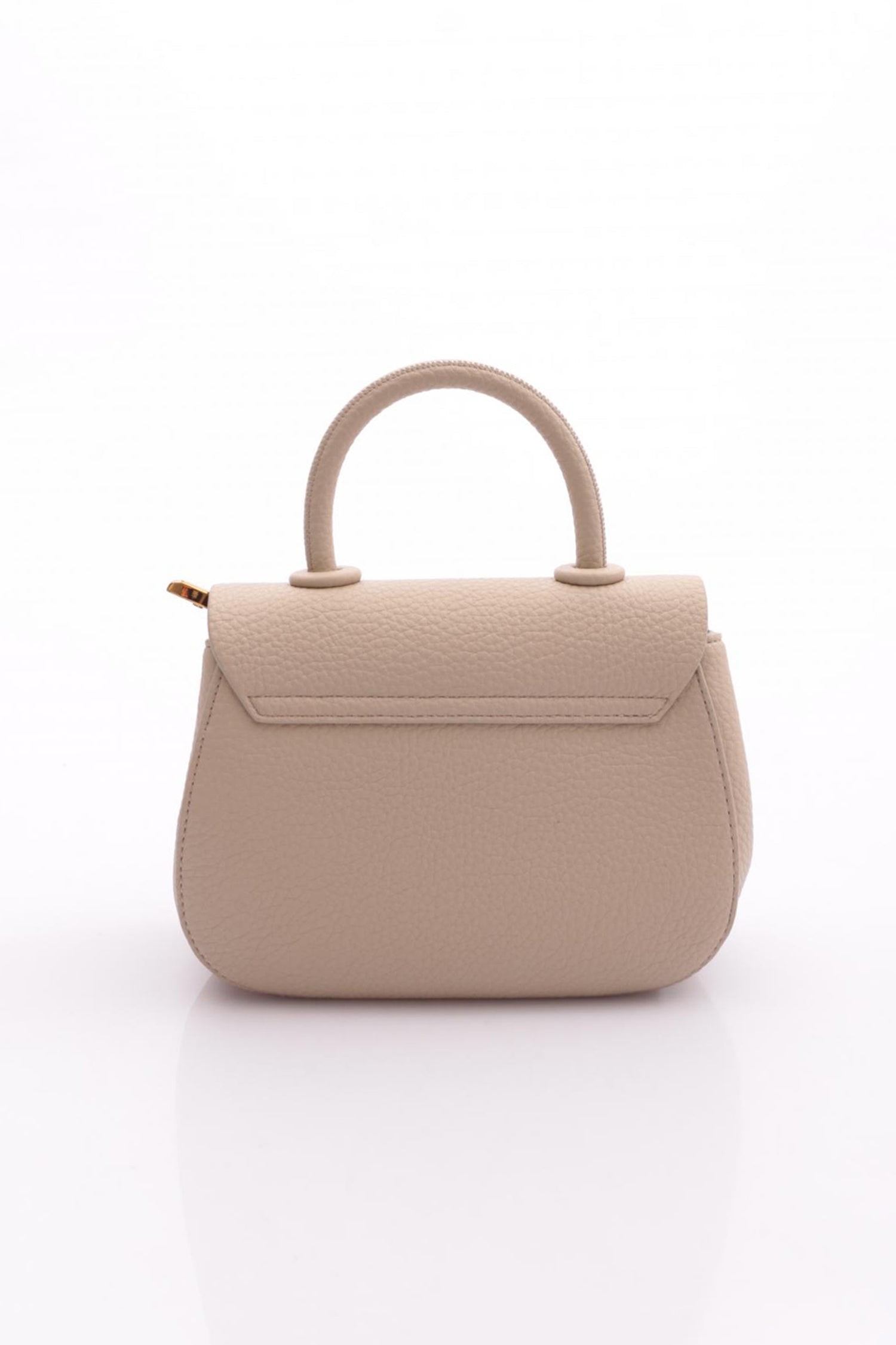 25YG482_R0152_3.jpg