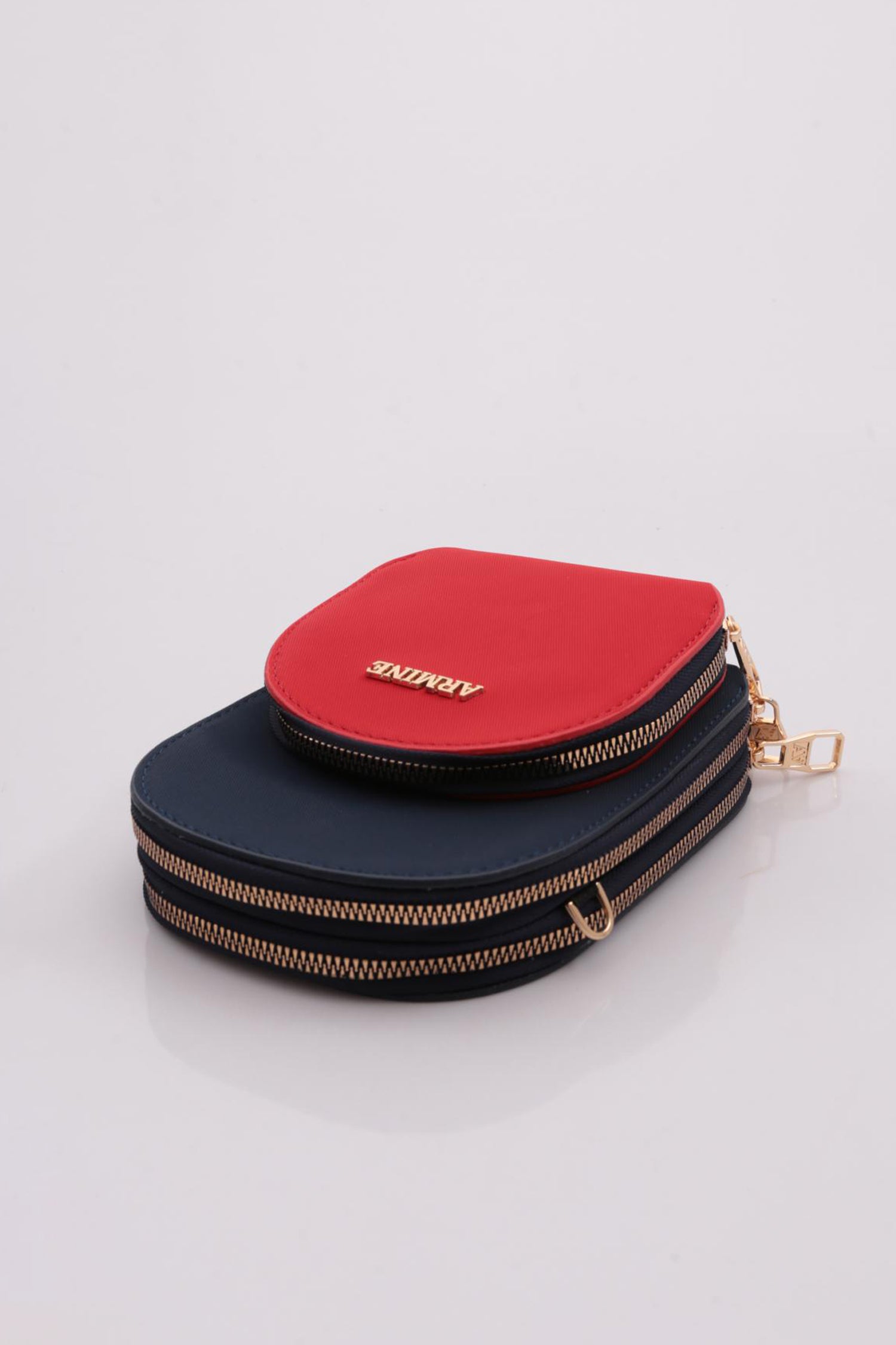 ARMINE-384_R1078_5.jpg