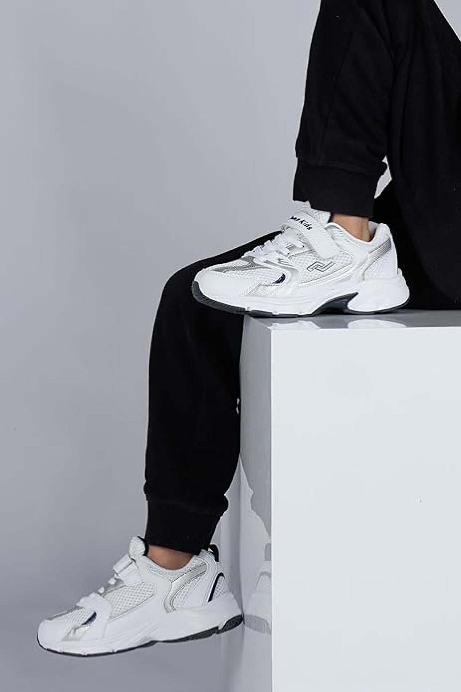 JUMP-29203-F_R0216_3.jpg