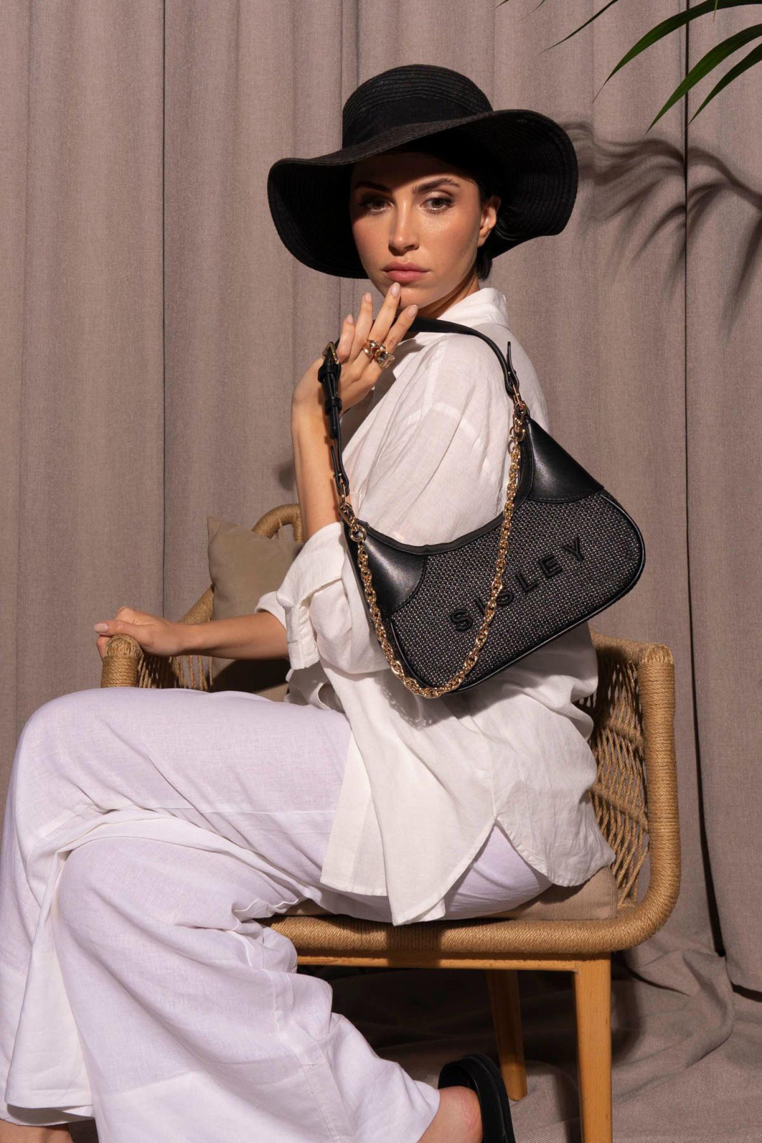 SLY-066_R1534_2.jpg