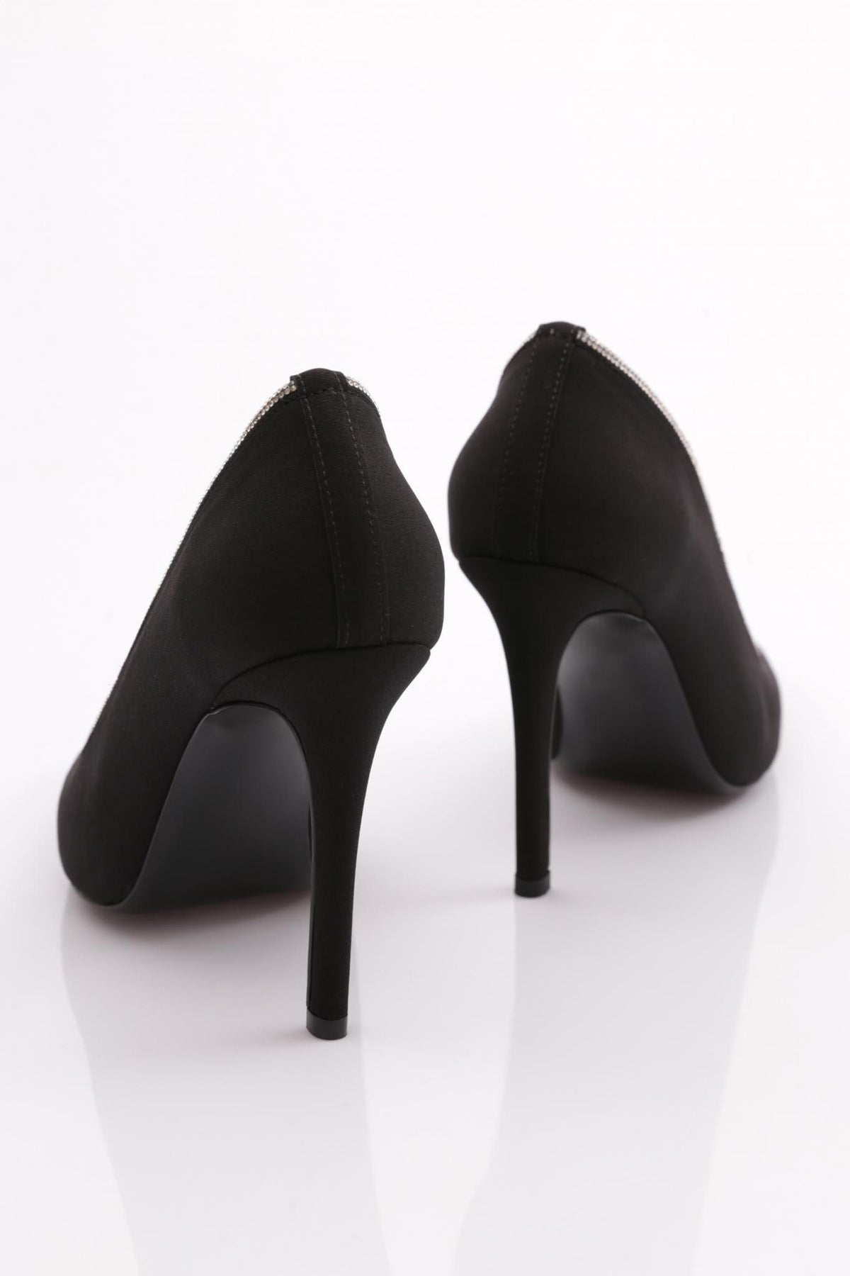 1063-2216_R11643_3.jpg