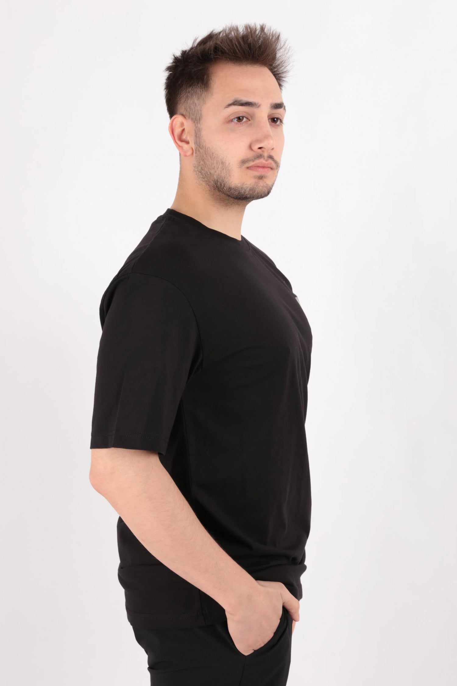 24YCEEO04040_R1534_3.jpg