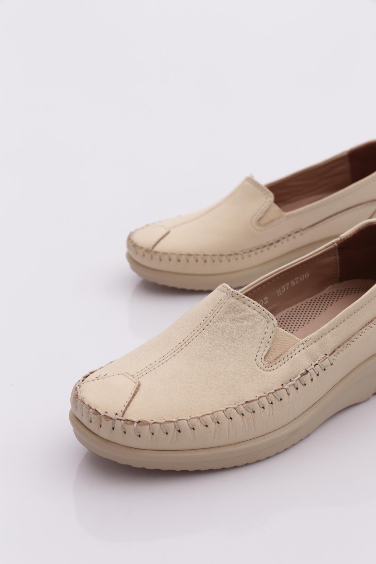 AMELIA-G_R0152_4.jpg