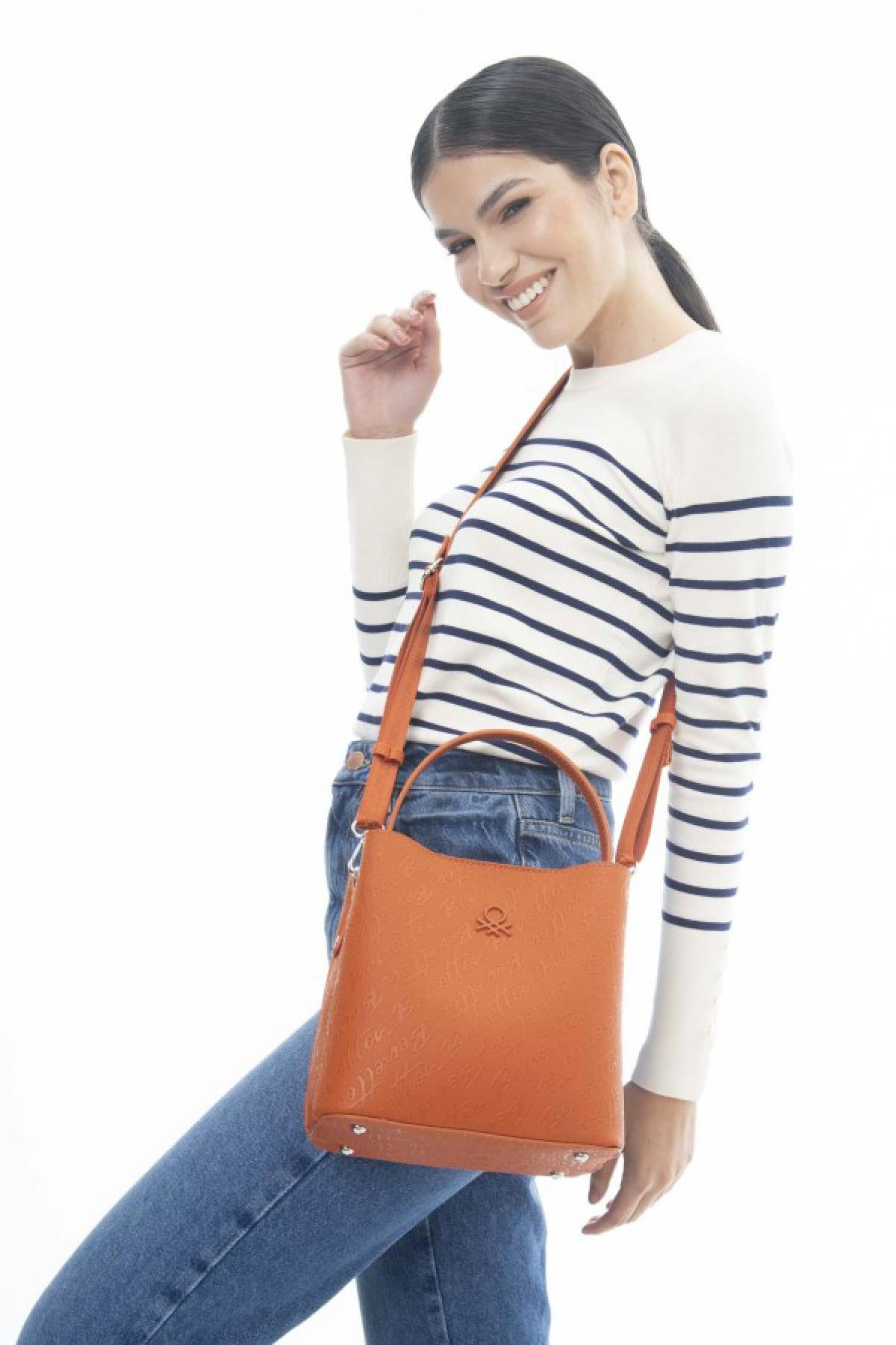 BNT-1157_R1840_1.jpg