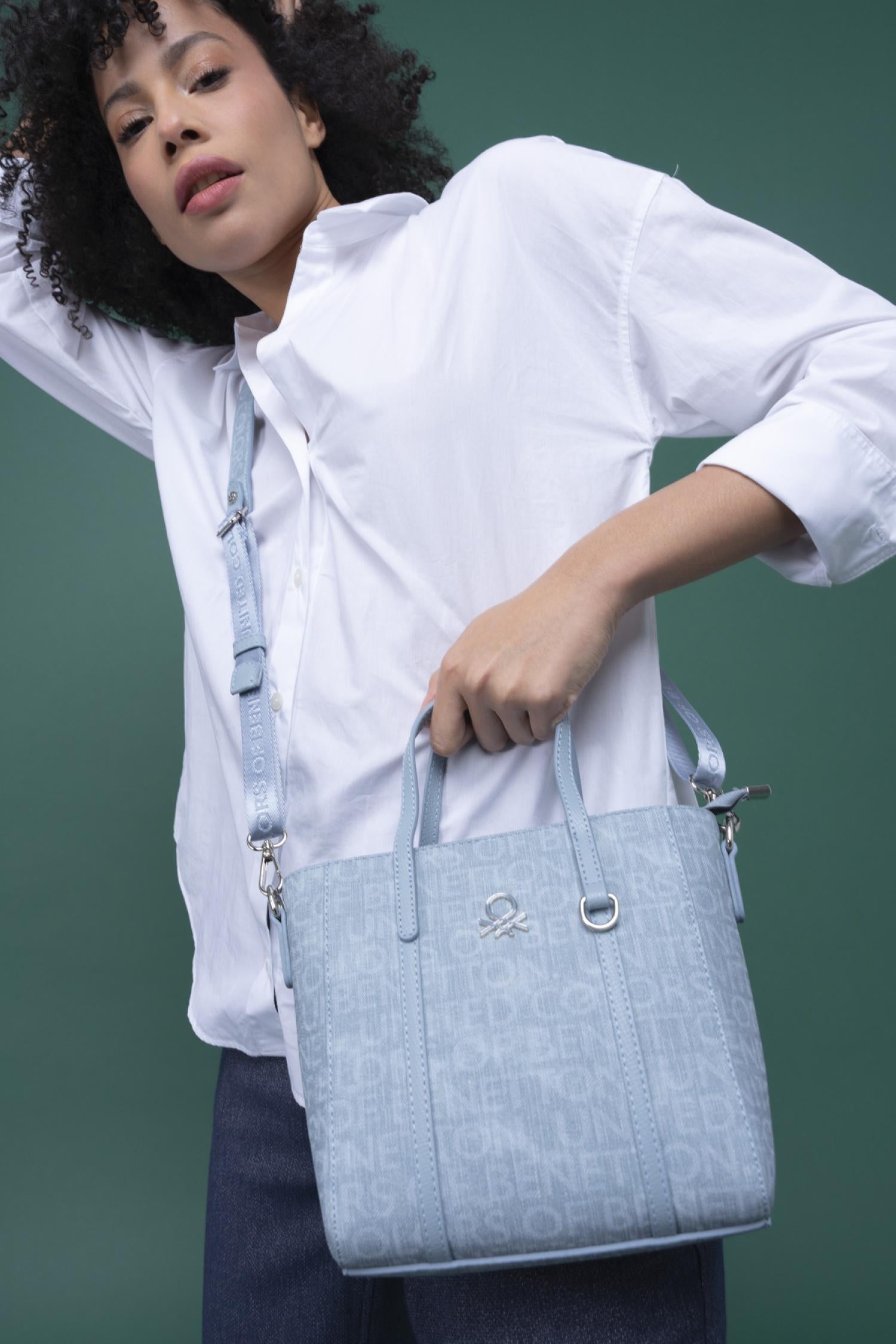 BNT-1323_R1161_1.jpg