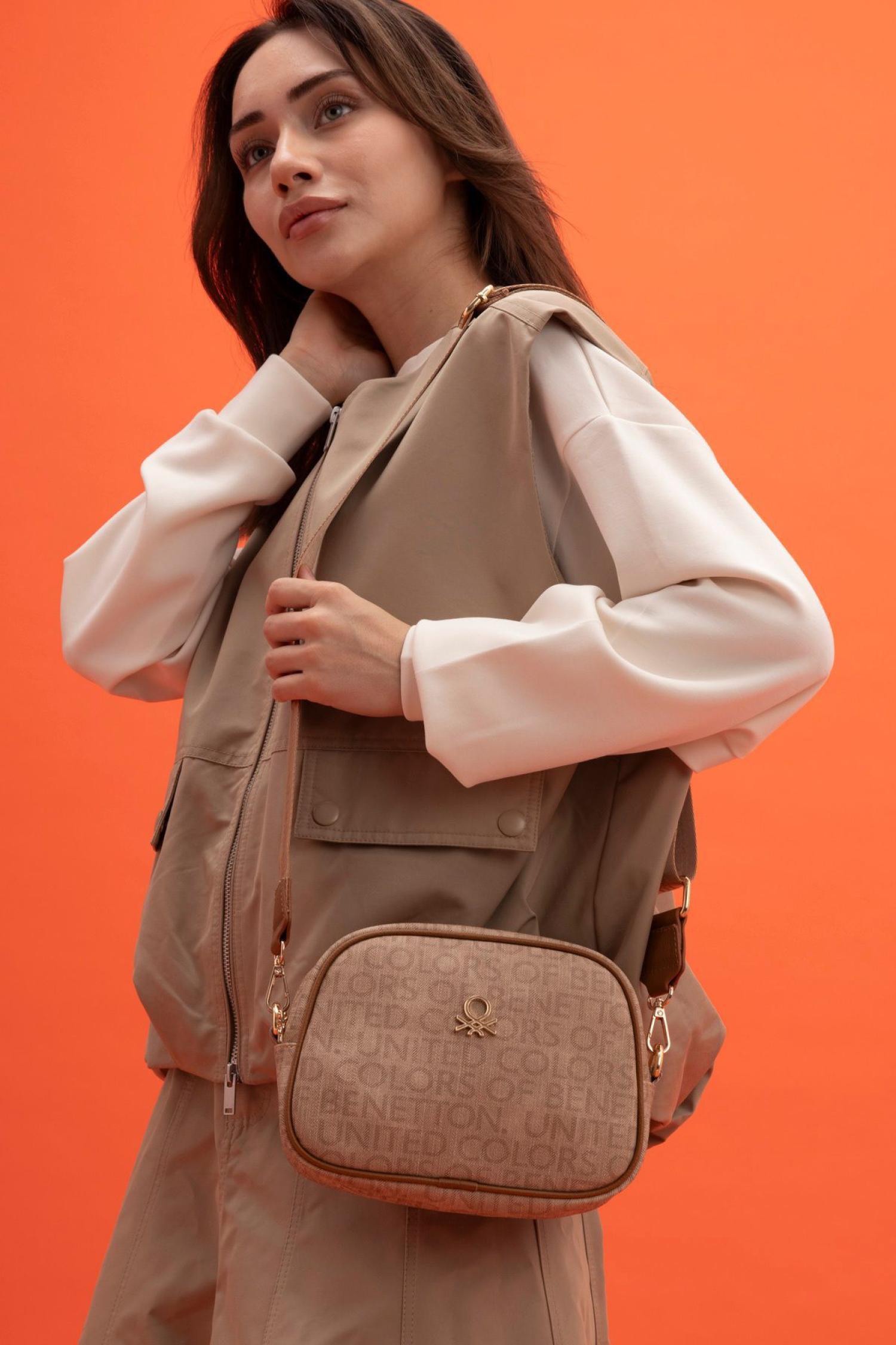 BNT-1386_R0385_1.jpg