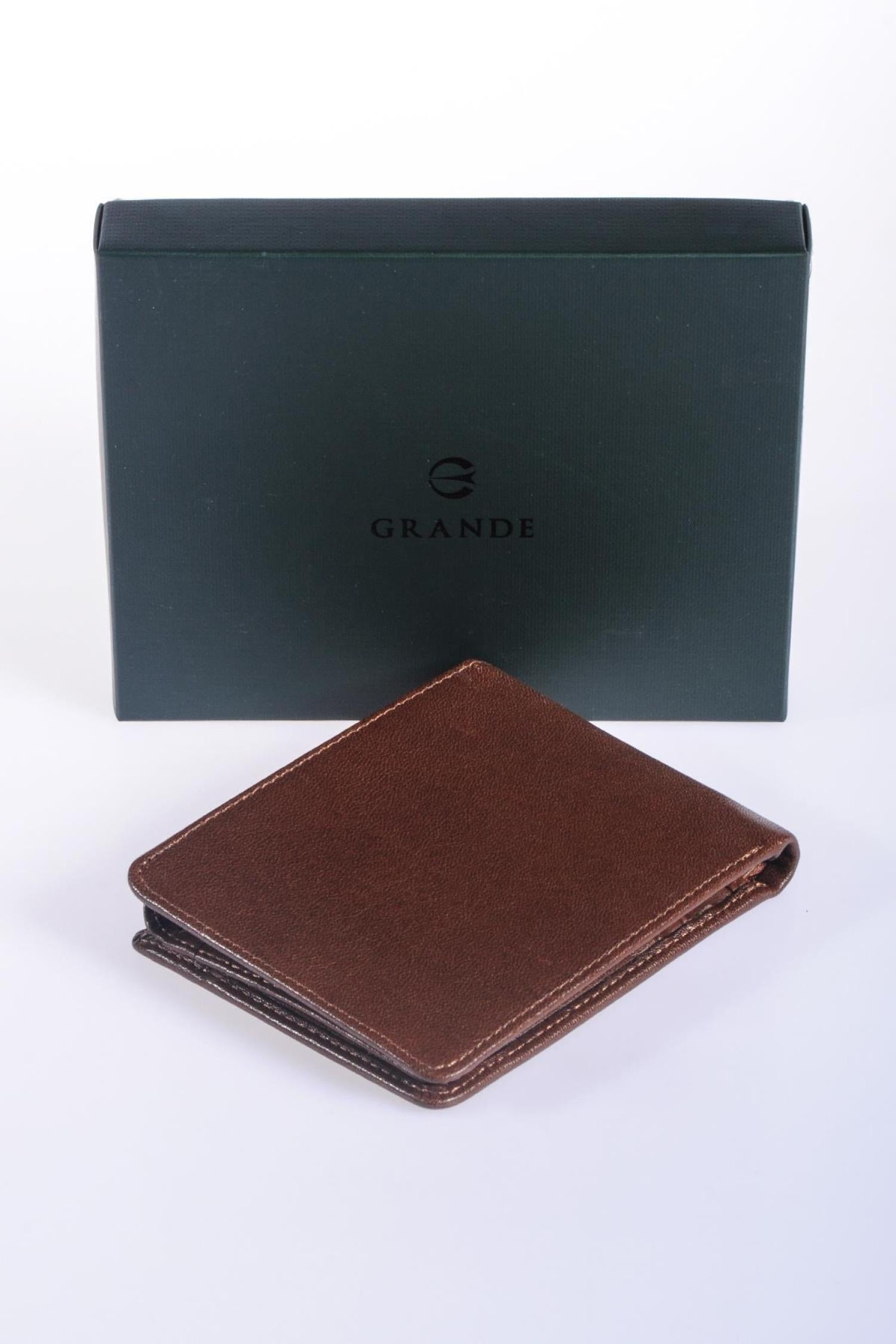 GRANDE-1533_R1755_2.jpg