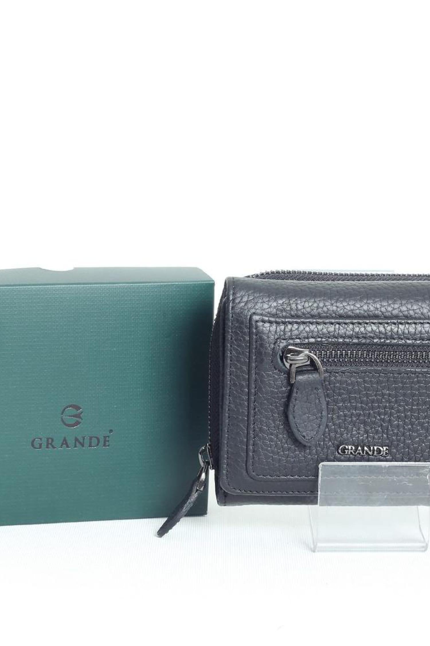 GRANDE-2744_R7516_2.jpg