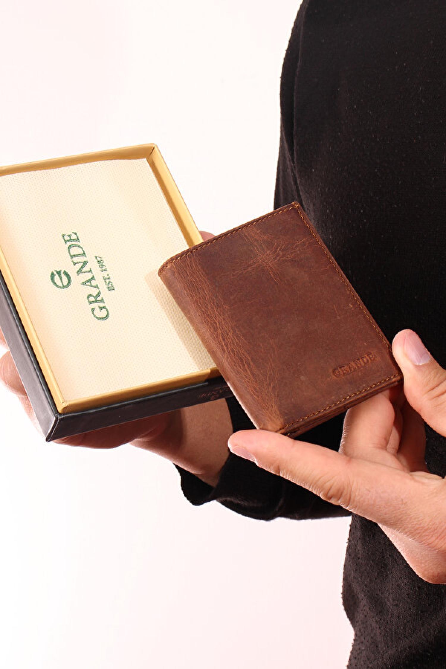 GRANDE-715_R0696_1.jpg