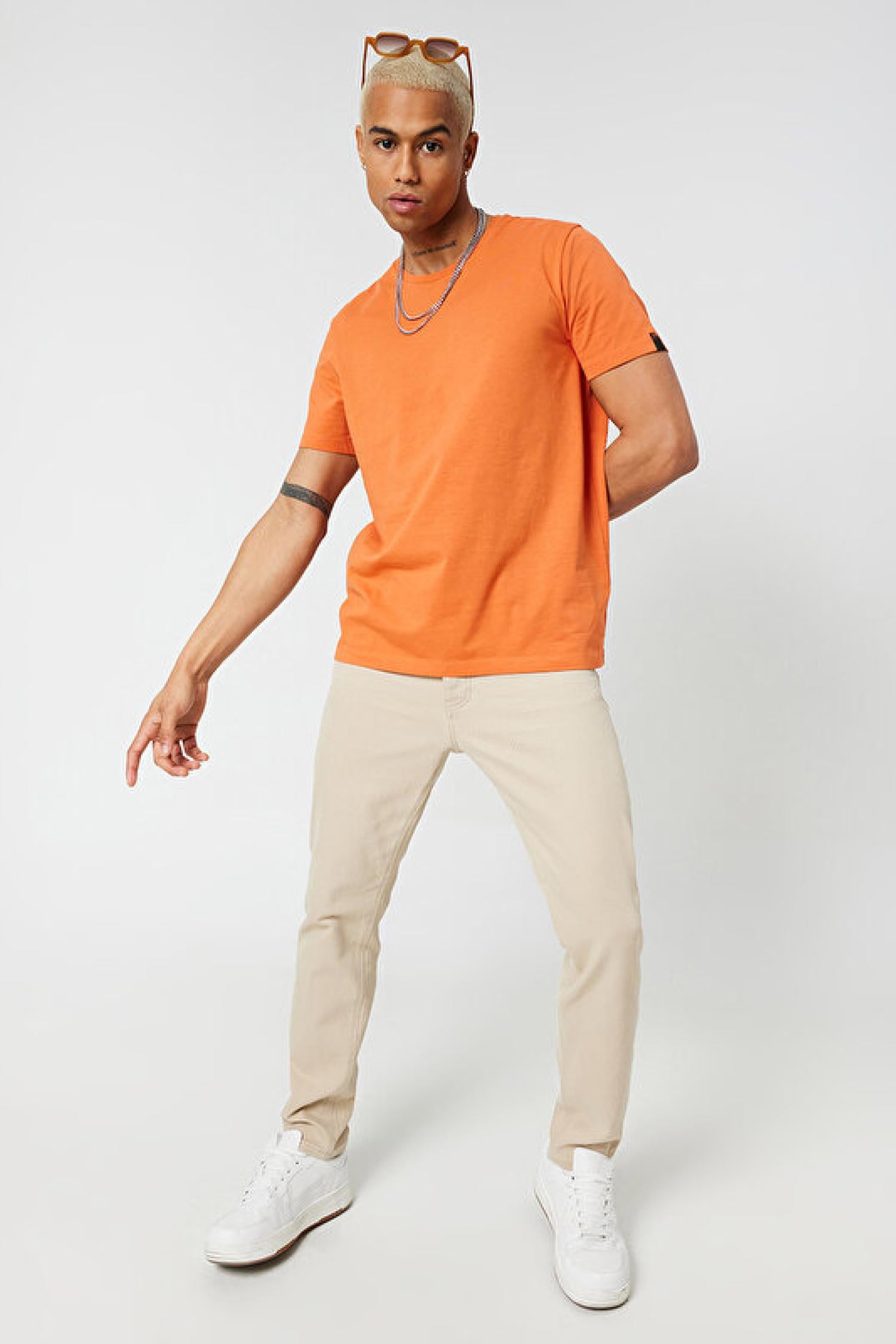 LF2029278_R6448_2.jpg