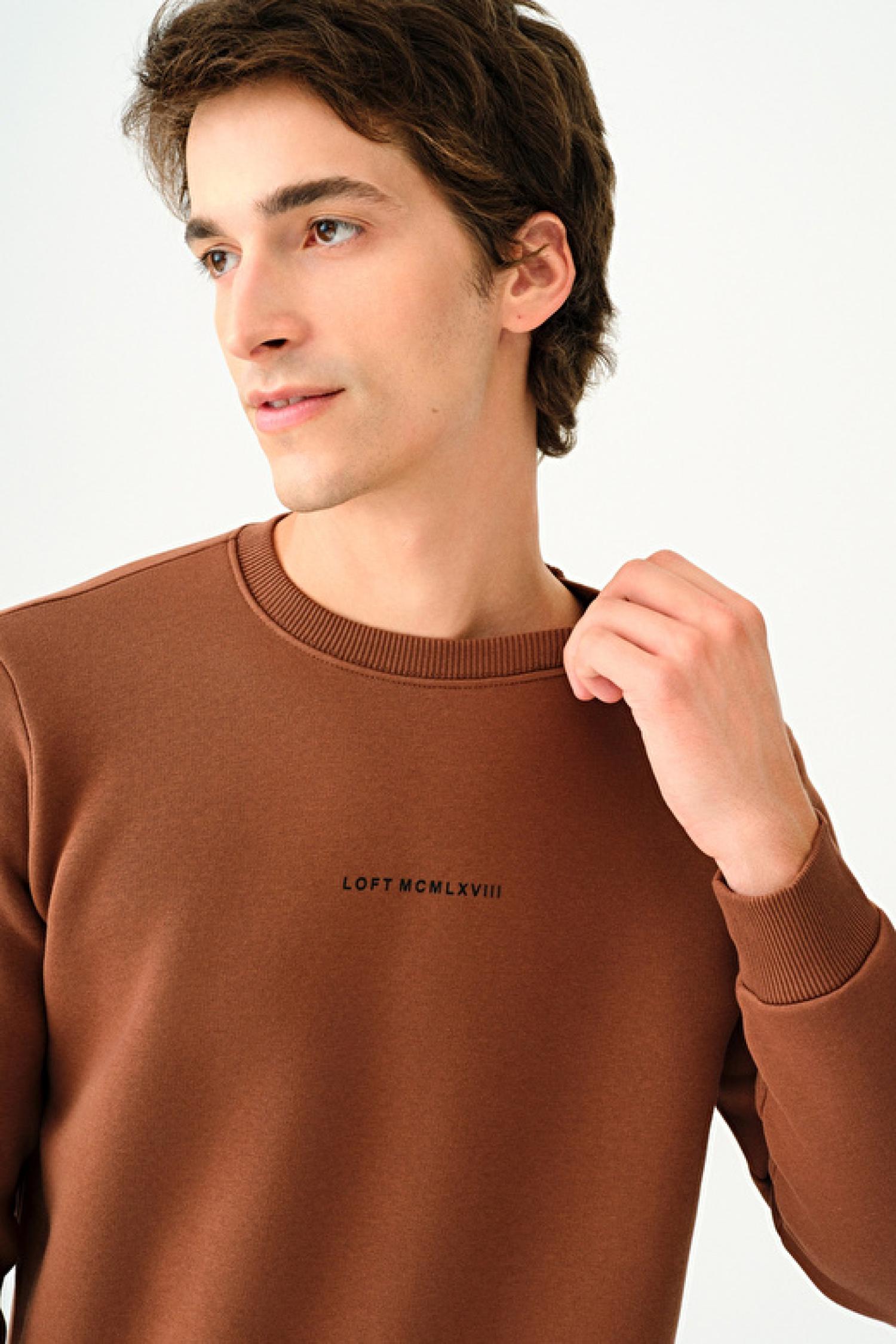 LF2034268_R4983_5.jpg