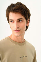 LF2034268_R6164_3.jpg