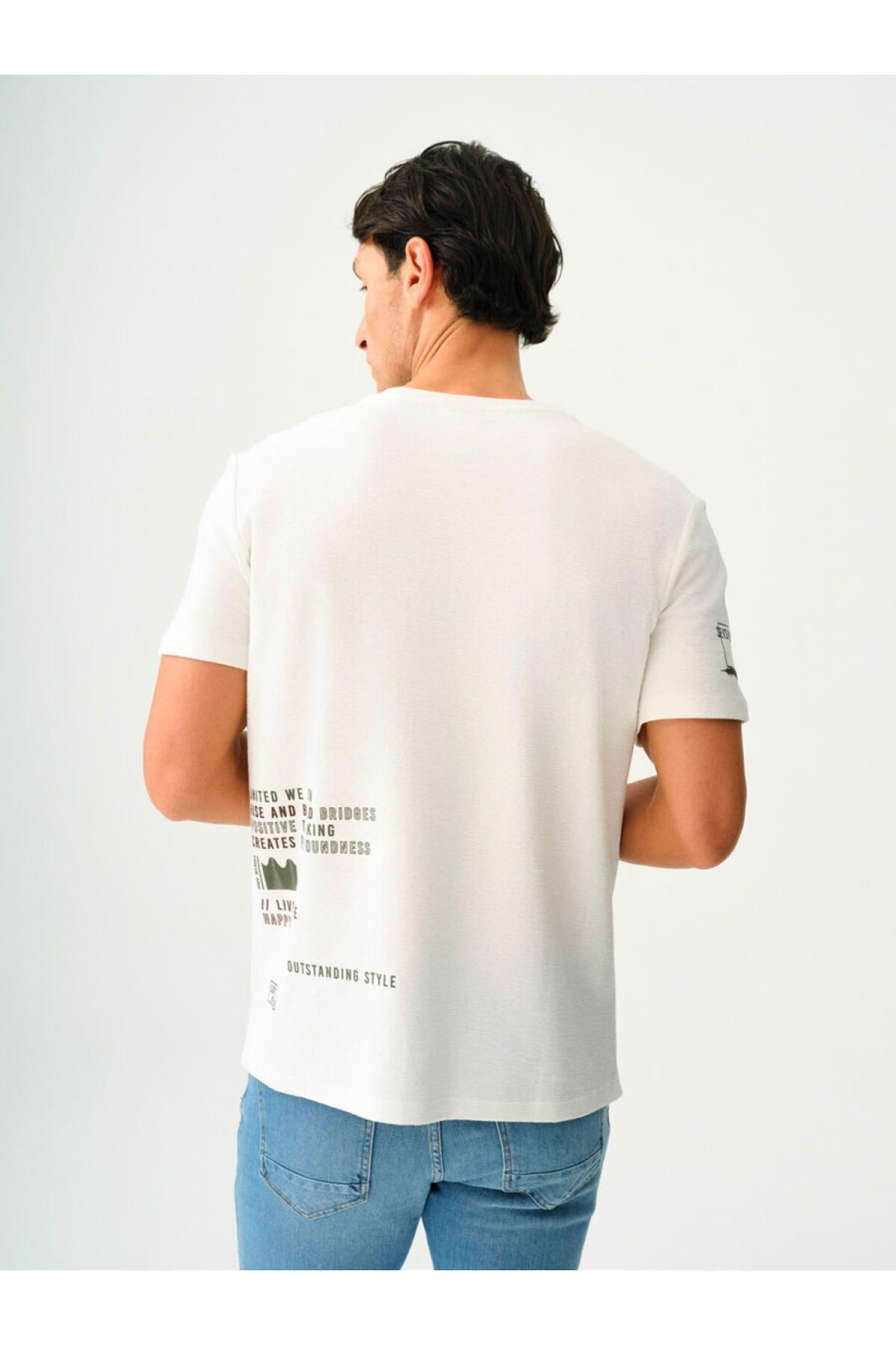 LF2035465_R6903_3.jpg