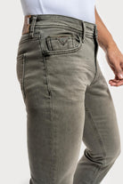 LF2036187_R5650_4.jpg