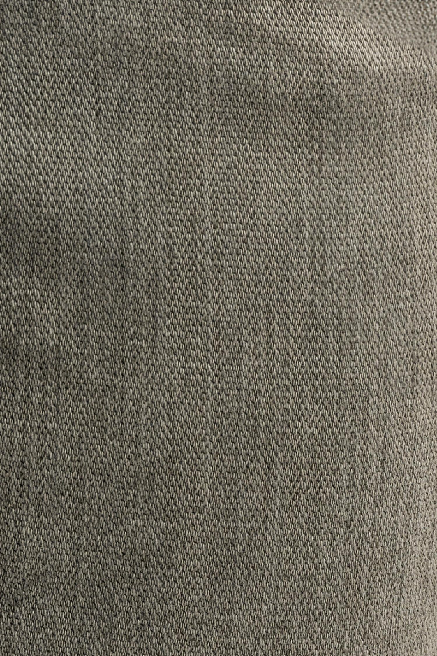LF2036187_R5650_5.jpg