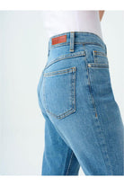 LF2037084_R5005_5.jpg