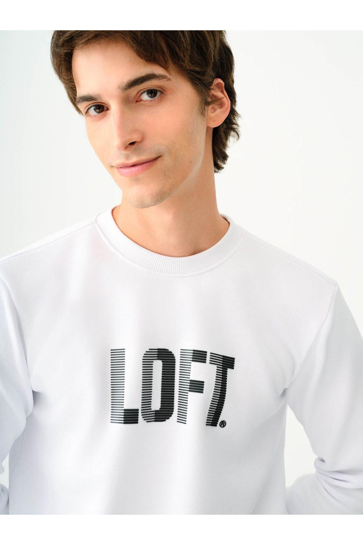LF2037363_R4478_4.jpg