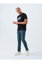 LF2038558_R4306_2.jpg