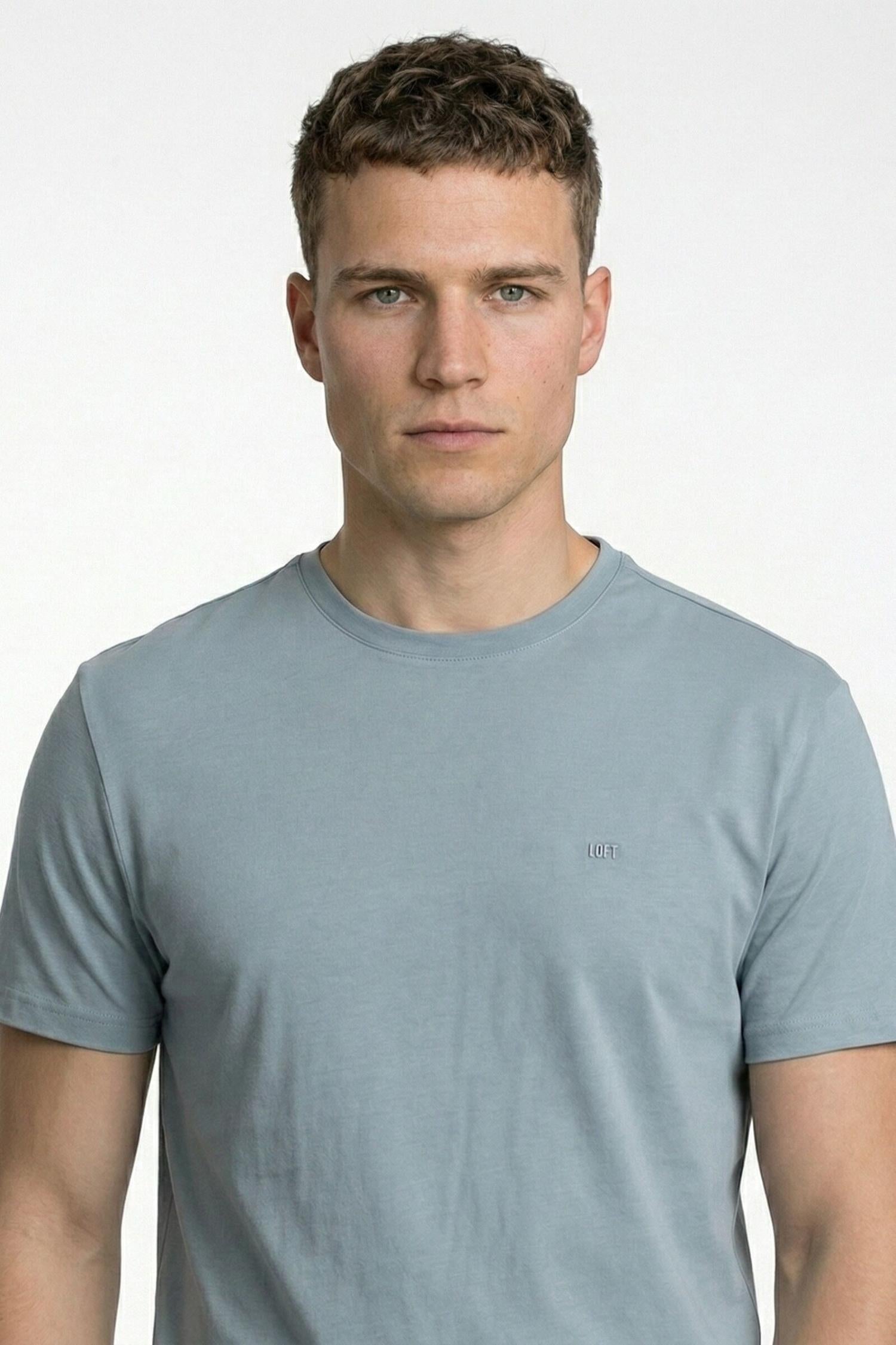 LF2042275_R7718_3.jpg