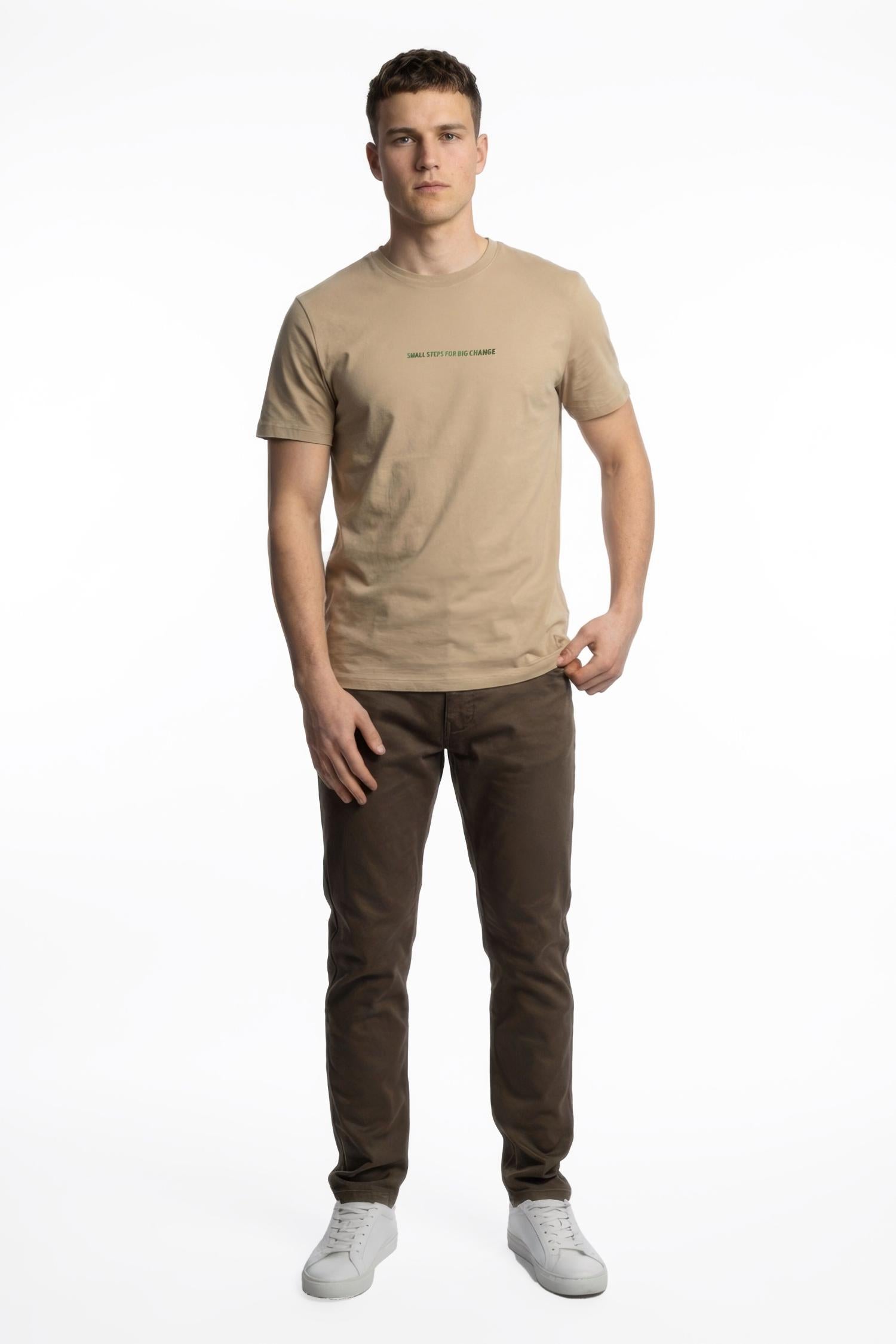 LF2042968_R6164_2.jpg