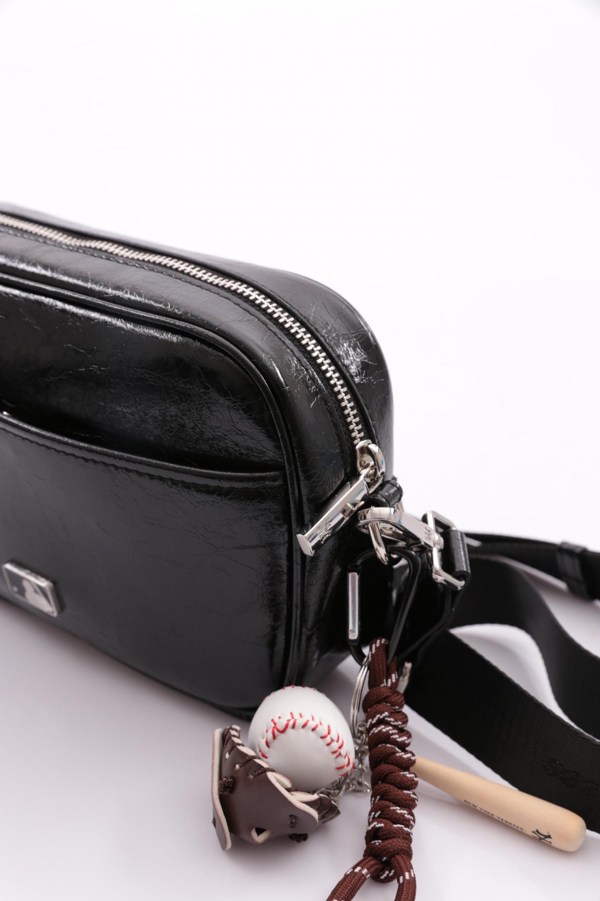 MLB-063_R1534_5.jpg