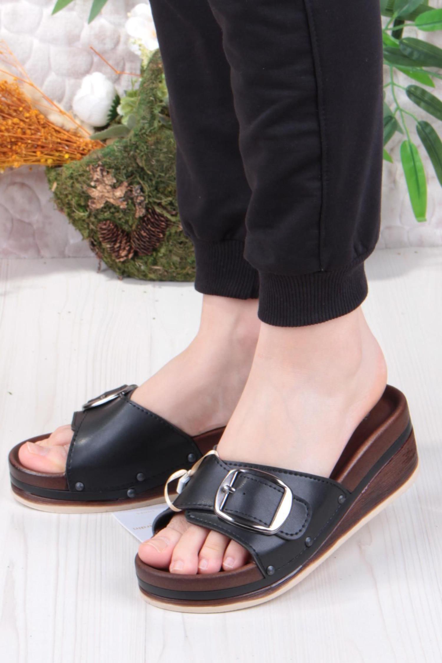 PC-7418_R1534_3.jpg