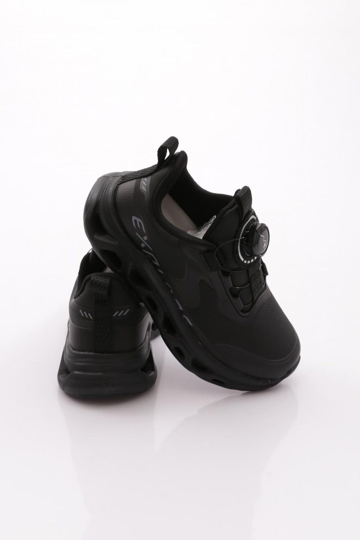 RUNNER-F_R1034_3.jpg