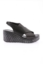 Dgn 18000-22Y Kadin Önü Çapraz Lazerli Yüksek Dolgu Taban Sandalet Siyah 