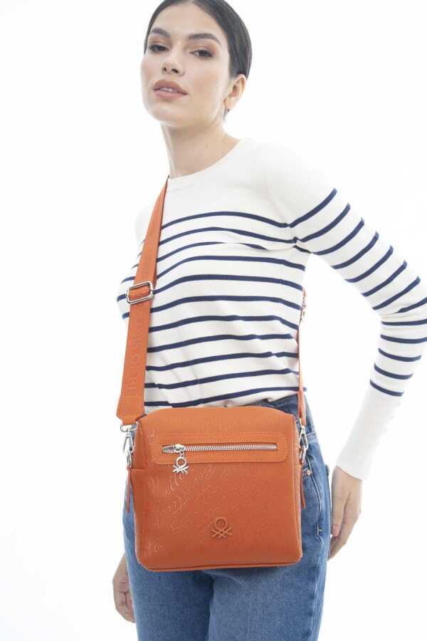 Un ted Colors Of Benetton Bnt 1151 Kad n apraz anta Turuncu BNT